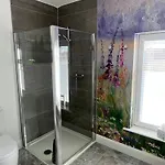 Lavally House جورت