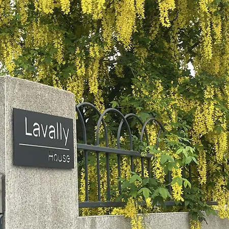 Lavally House Guest house *