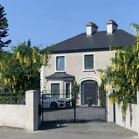 Guest house Lavally House *