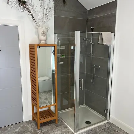 Lavally House Guest house