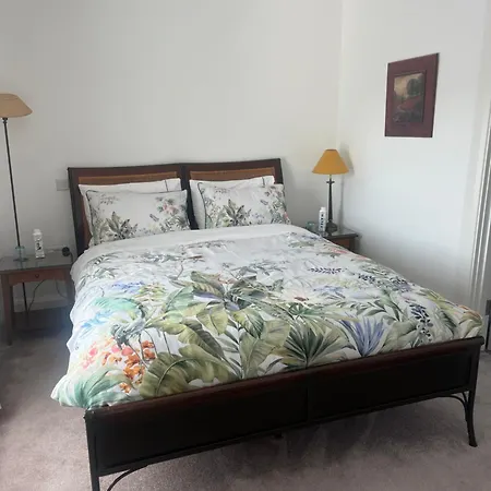 Lavally House Guest house