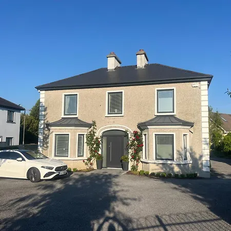 Lavally House 3*