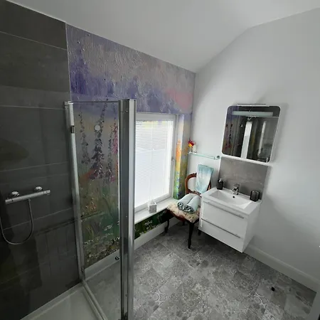 Pensión Lavally House