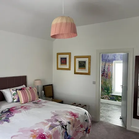 Lavally House 3*