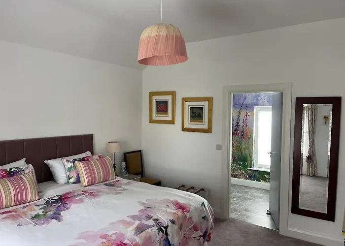 Lavally House 3*